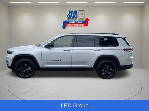 Used 2025 Jeep Grand Cherokee L Laredo AWD/4WD image 10