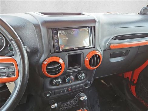 Used 2014 Jeep Wrangler Unlimited Sport w/ Connectivity Group AWD/4WD image 15