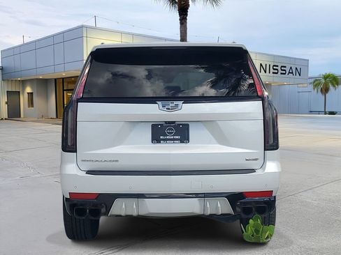 Used 2023 Cadillac Escalade V w/ LPO, ONYX Package AWD/4WD image 5