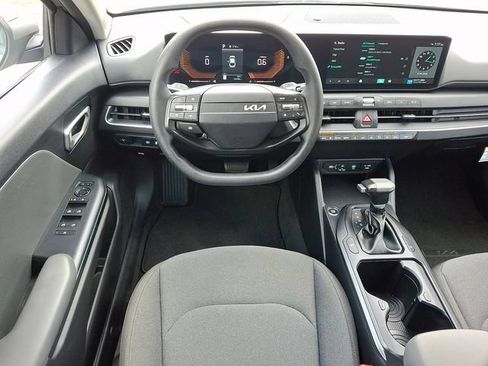Certified 2025 Kia K4 FWD image 13