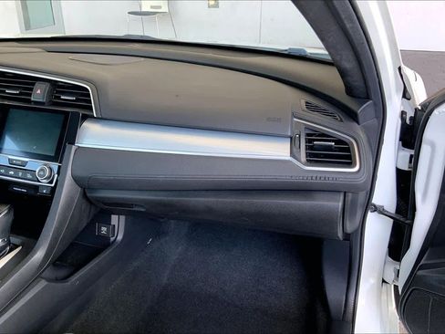 Used 2016 Honda Civic Touring image 19