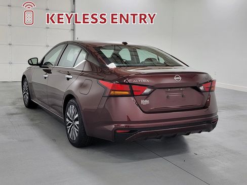 Used 2024 Nissan Altima 2.5 SV FWD image 6