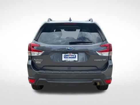 Used 2020 Subaru Forester Premium AWD/4WD image 4