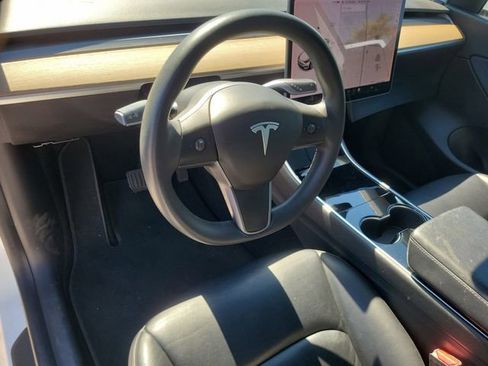 Used 2020 Tesla Model Y Long Range image 17