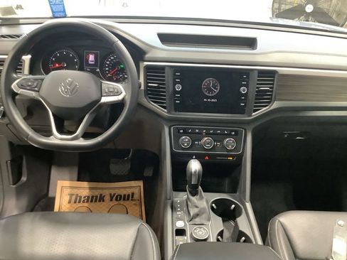 Used 2021 Volkswagen Atlas SE w/ Panoramic Sunroof Package image 11