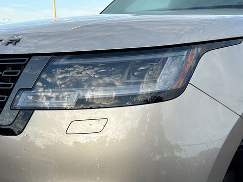New 2026 Land Rover Range Rover Long Wheelbase SE AWD/4WD image 9
