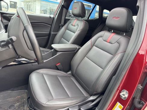 Used 2024 Chevrolet Trax RS w/ Sunroof Package FWD image 17