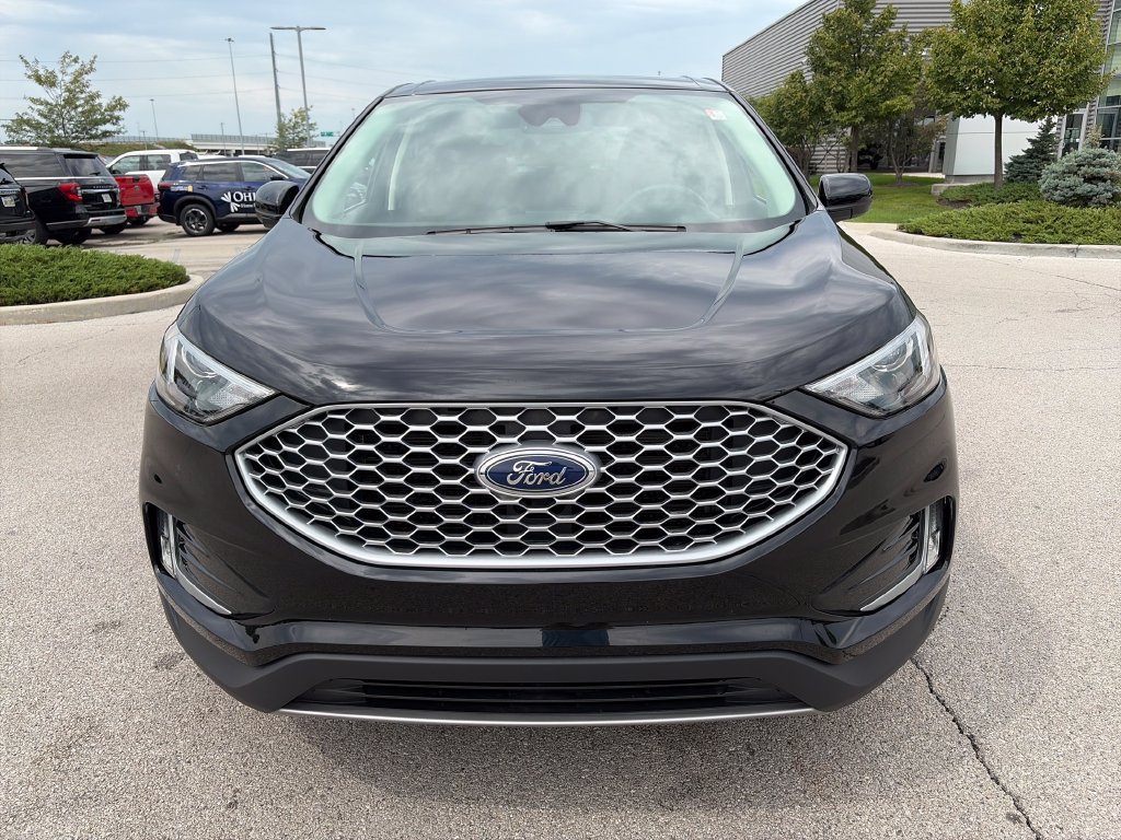 Used 2024 Ford Edge SEL w/ Convenience Package AWD/4WD image 2