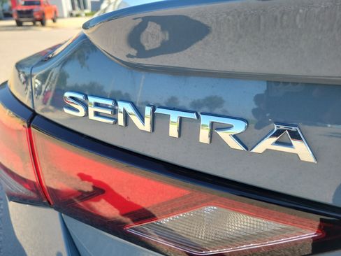 Certified 2025 Nissan Sentra SR FWD image 11
