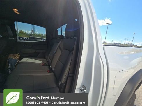 Used 2025 Chevrolet Colorado ZR2 w/ Technology Package image 12