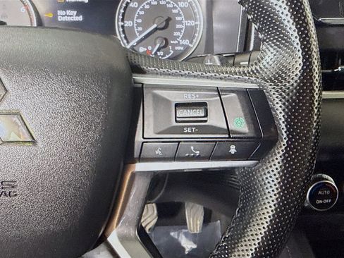 Used 2024 Mitsubishi Outlander SE FWD image 15