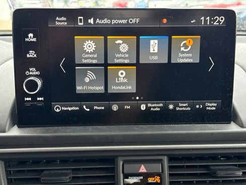 Used 2024 Honda Pilot Touring image 23