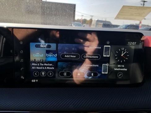 New 2025 Nissan Kicks SR image 12