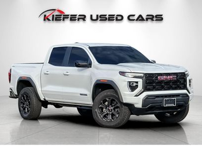 Used 2025 GMC Canyon Elevation
