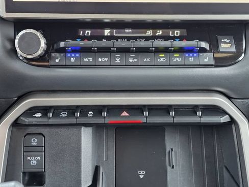 Used 2026 Toyota Sequoia Platinum AWD/4WD image 18