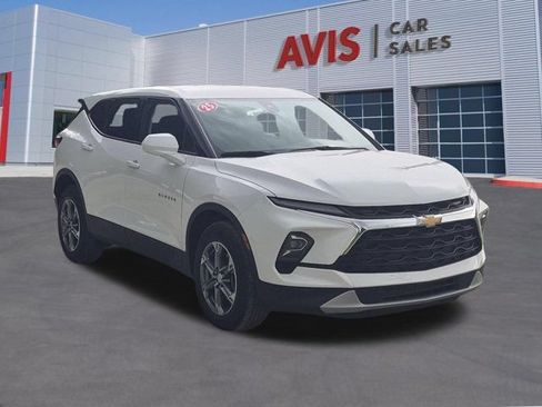 Used 2025 Chevrolet Blazer LT FWD image 3