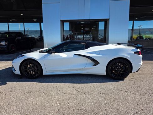 Used 2025 Chevrolet Corvette Stingray Preferred Conv w/ Z51 Performance Package image 3