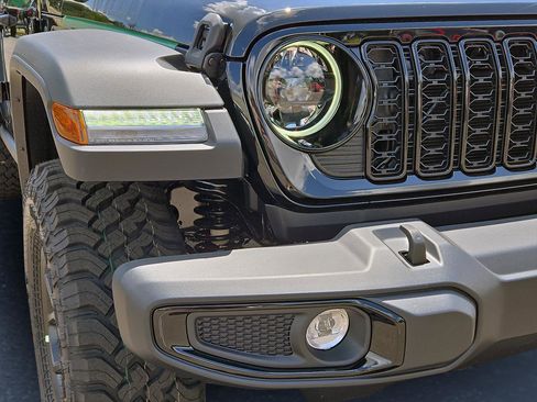 New 2025 Jeep Gladiator Sport image 3
