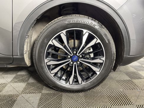 Used 2022 Ford Escape SE w/ SE Sport Appearance Package image 7