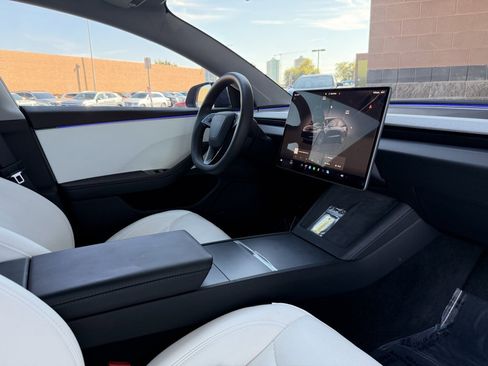 Used 2024 Tesla Model 3 Long Range image 43