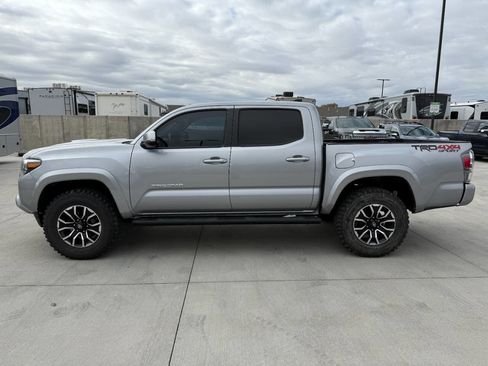 Used 2020 Toyota Tacoma TRD Sport 4x4 4dr Double Cab 5 image 6