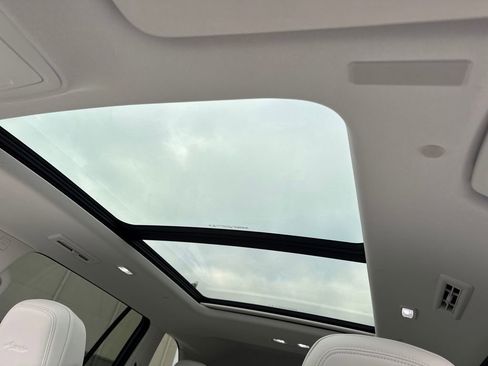 New 2026 Buick Enclave Avenir w/ Super Cruise Package image 16