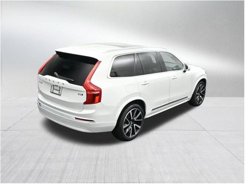 Used 2023 Volvo XC90 B5 Plus AWD/4WD image 22