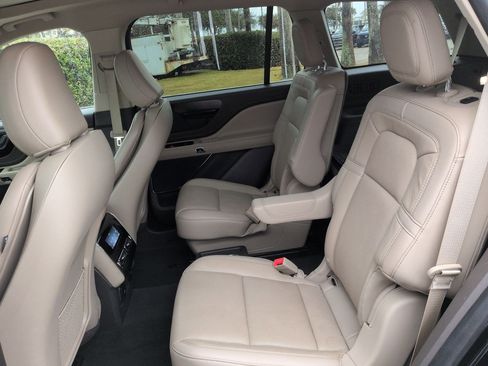 Certified 2023 Lincoln Aviator Reserve w/ Elements Package Plus image 15