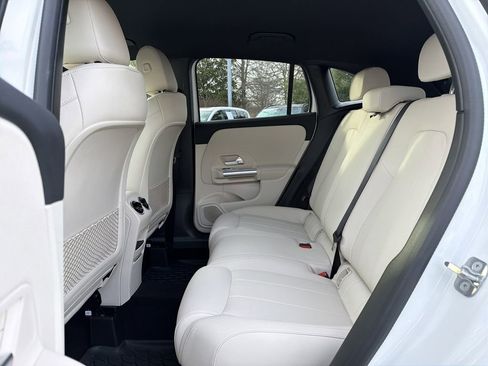 Certified 2025 Mercedes-Benz GLA 250 image 14