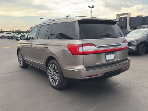 Used 2019 Lincoln Navigator Reserve AWD/4WD image 5