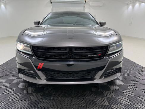 Used 2017 Dodge Charger R/T RWD image 2