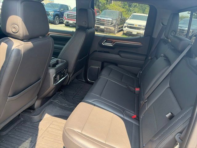 Used 2023 GMC Sierra 1500 Denali w/ Denali Reserve Package AWD/4WD image 11