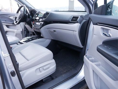 Used 2019 Honda Pilot Touring image 19