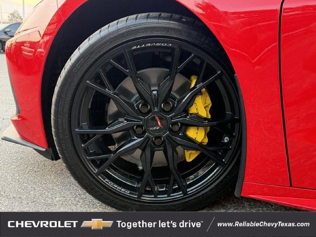 Used 2025 Chevrolet Corvette Stingray Coupe w/ 1LT RWD image 10
