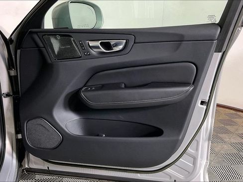 Used 2023 Volvo XC60 B5 Ultimate w/ Protection Package Premier FWD image 23