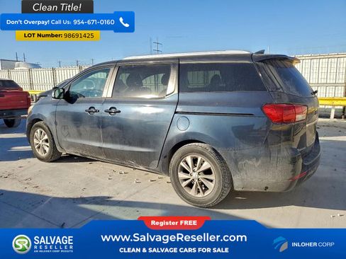 Used 2015 Kia Sedona LX image 3