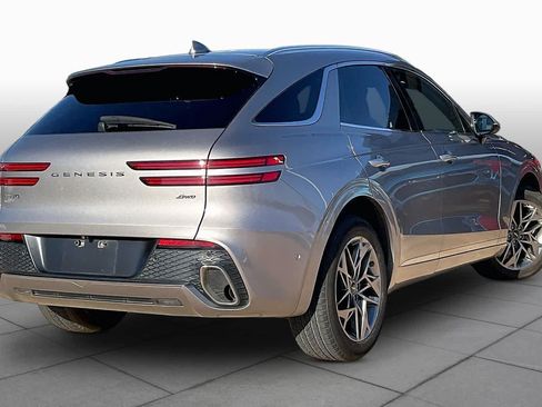 Used 2022 Genesis GV70 2.5T w/ Advanced Package AWD/4WD image 12