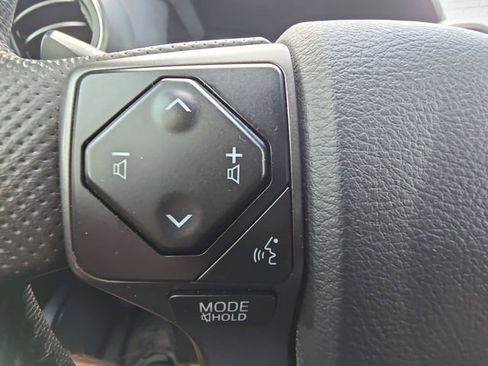 Used 2020 Toyota Tacoma TRD Off-Road w/ TRD Premium Off Road Package AWD/4WD image 17