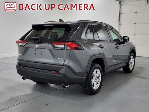 Used 2020 Toyota RAV4 XLE FWD image 8