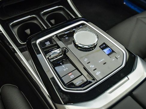 New 2026 BMW 740i w/ Premium Package image 29