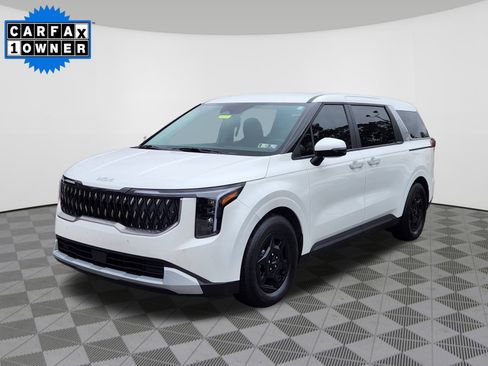 Used 2025 Kia Carnival image 2