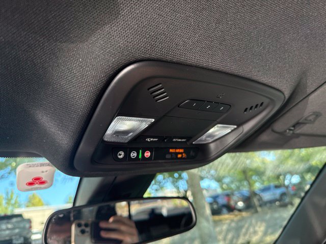 Used 2022 Chevrolet Traverse LT AWD/4WD image 10