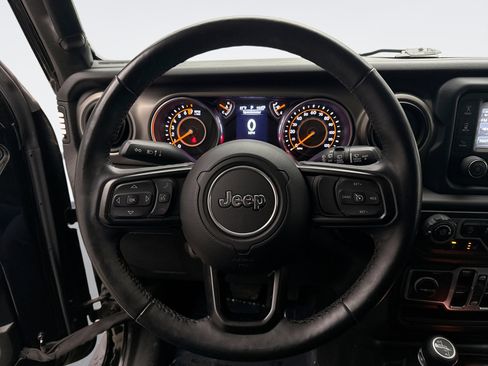 Used 2018 Jeep Wrangler Unlimited Sport S image 12