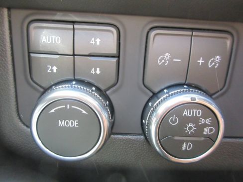 New 2026 GMC Yukon XL Elevation w/ Elevation Premium Package AWD/4WD image 18
