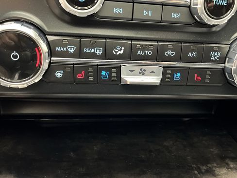 Certified 2023 Ford F250 Lariat w/ Lariat Ultimate Package AWD/4WD image 25
