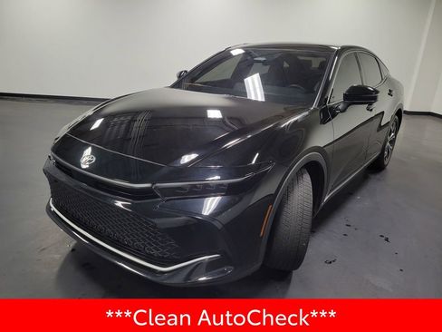 Used 2024 Toyota Crown AWD/4WD image 4