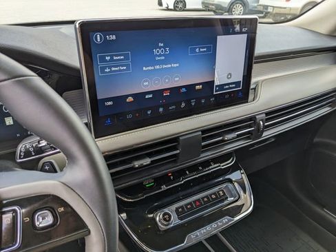 Used 2025 Lincoln Corsair AWD w/ Equipment Group 101A image 23