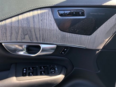 Used 2023 Volvo XC90 B6 Ultimate w/ Protection Package Premier image 12