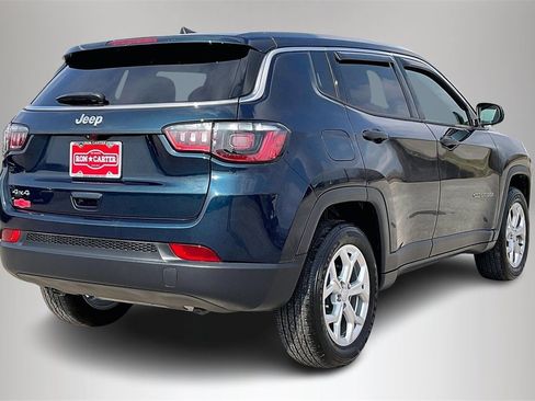 Used 2024 Jeep Compass Sport image 5