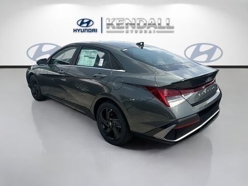New 2026 Hyundai Elantra SEL Sport Premium FWD image 4